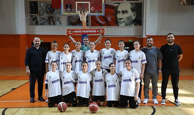  İnegöl Belediyespor U12 Kız Basketbol Takımı Bursa Üçüncüsü Oldu